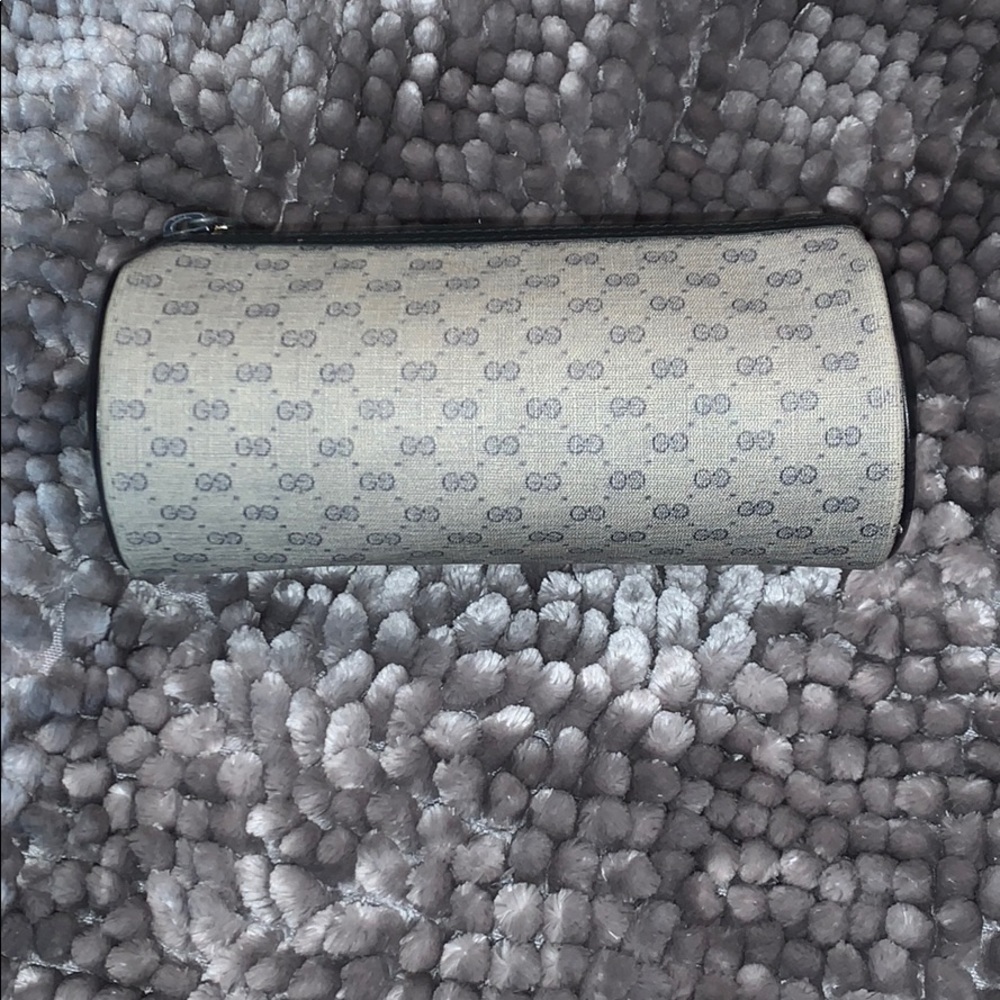 GUCCI VINTAGE ROUND CASE SUPER RARE!! - Picture 4 of 9